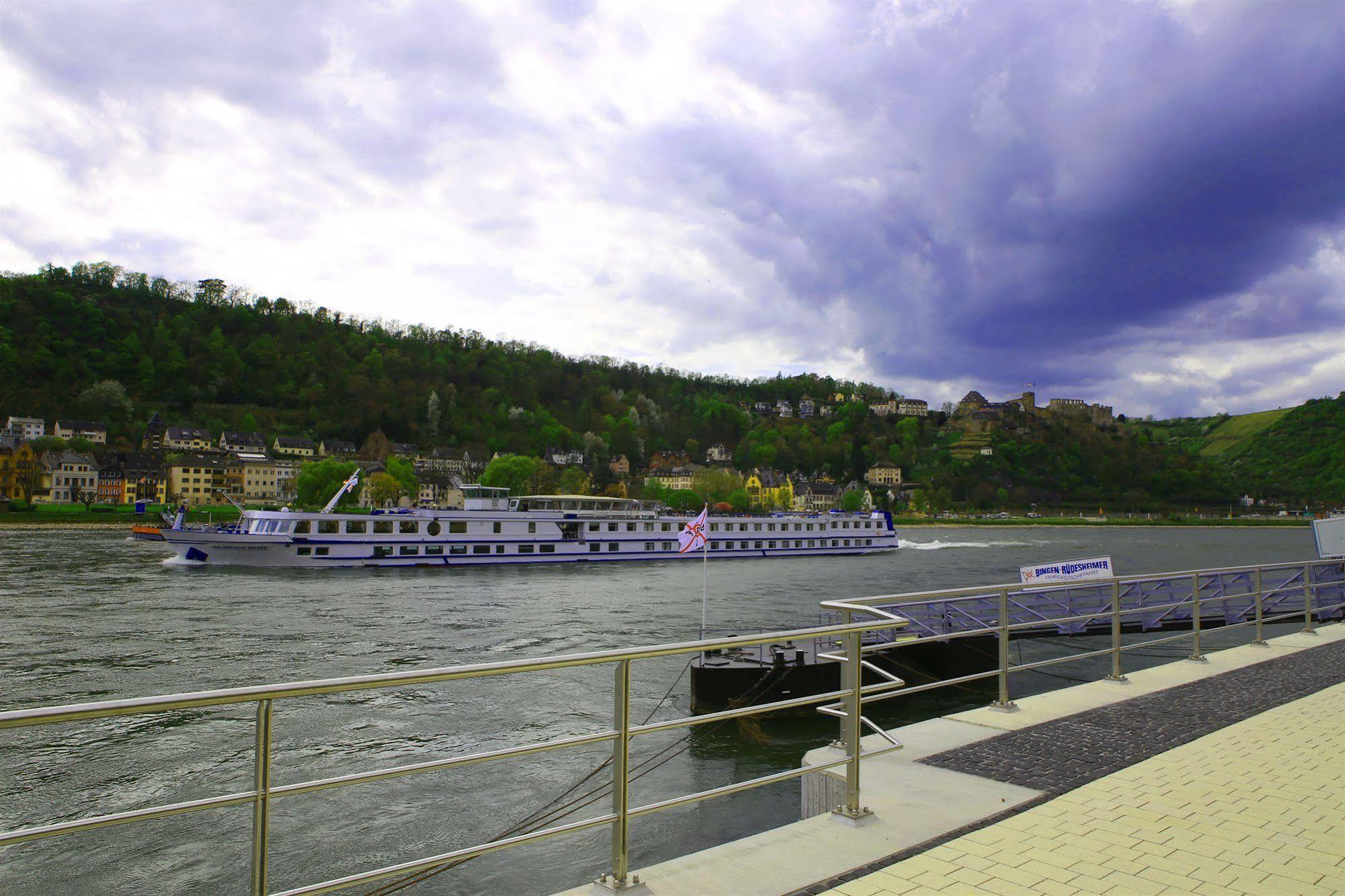 Pohl'S Rheinhotel Adler Санкт Гоарсхаузен Екстериор снимка