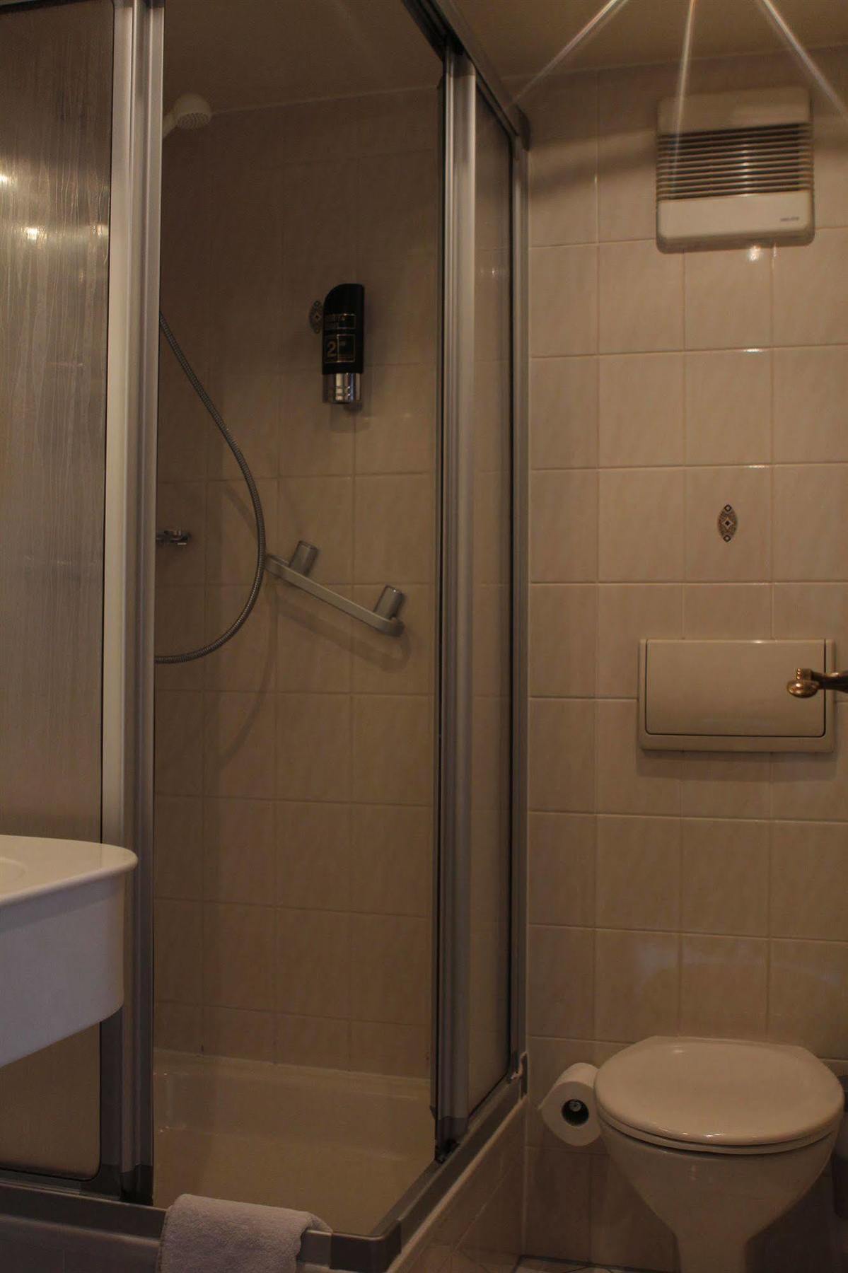 Pohl'S Rheinhotel Adler Санкт Гоарсхаузен Екстериор снимка